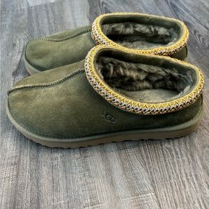 Burnt Olive Suede Tasman Uggs - Women Size 7
